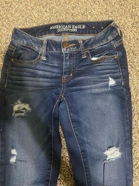 American Eagle Outfitters Dark Blue Skinny Distressed Women’s Jeans